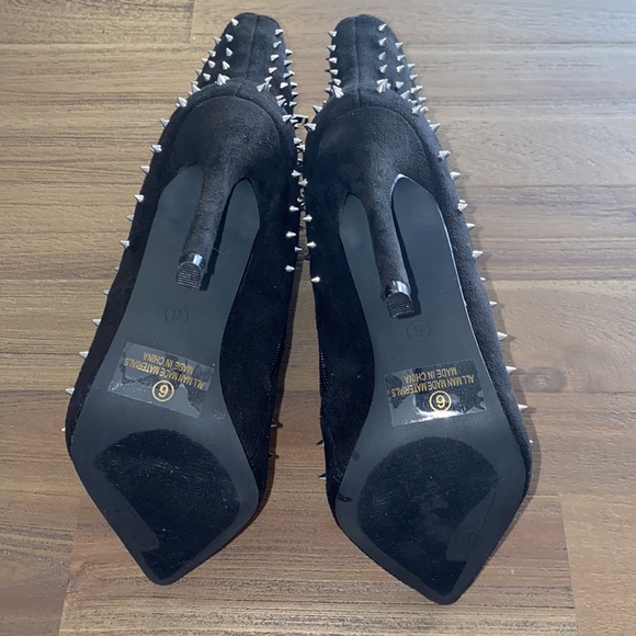 Boots - Picture 6 of 8